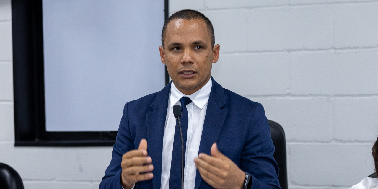 Everton Ferreira propõe política pública para ecopontos 24 horas