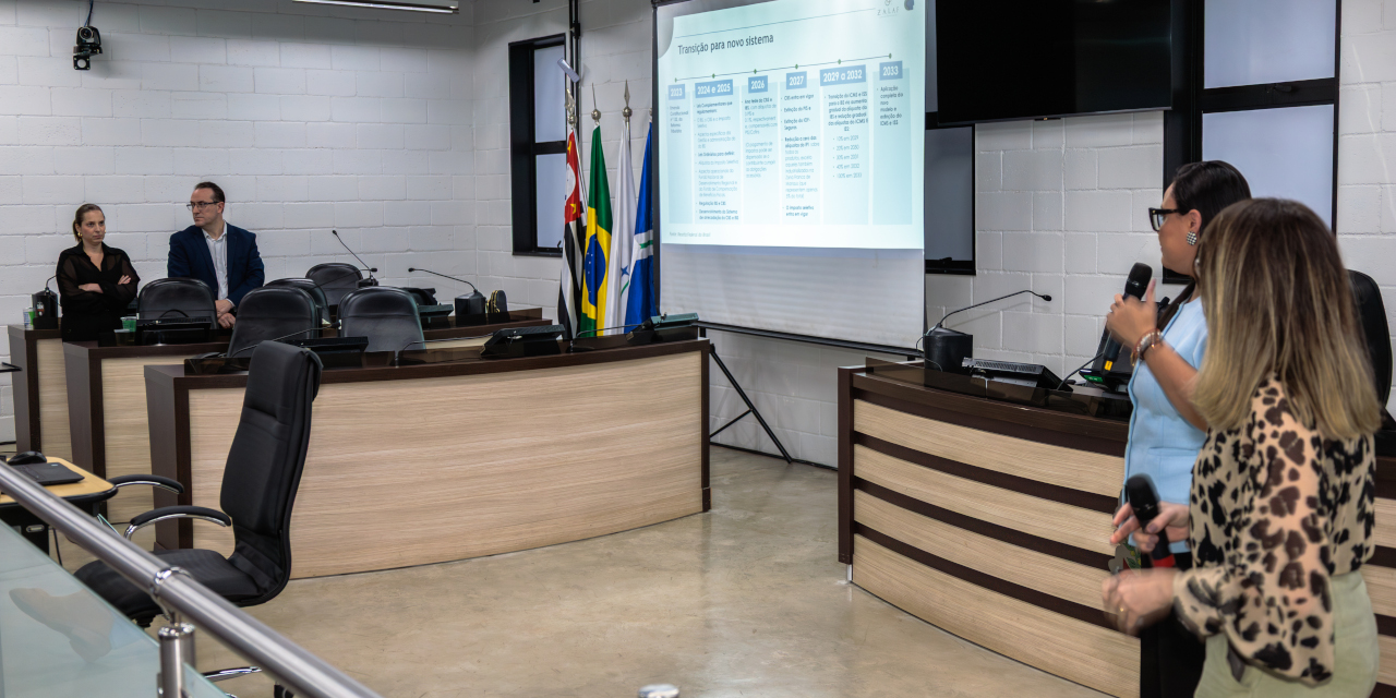 O evento teve caráter interativo, os participantes puderam tirar dúvidas diretamente com os palestrantes