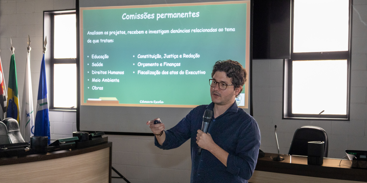 A atividade tem objetivo de promover conhecimento e cidadania e faz parte do projeto Câmara Escola