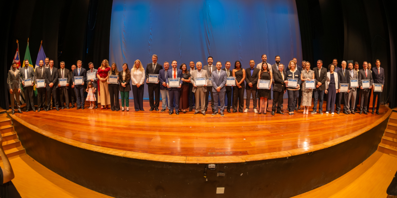 Advogados são homenageados com o Diploma Dr. Roberto D‘Andrea