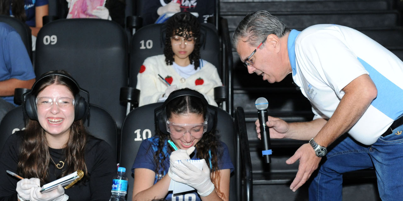 Dr. Marcelo Rossi realiza “Idoso Por Um Minuto” com mais uma turma de escola pública