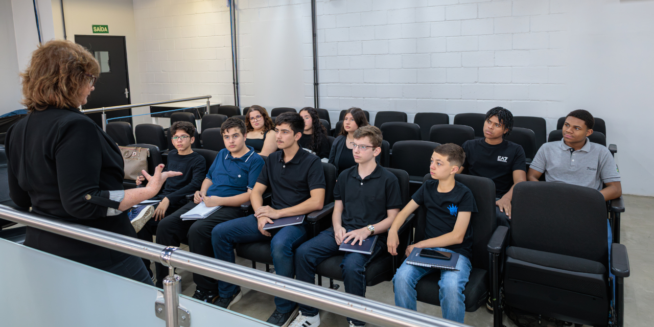 Câmara oferece curso de Oratória e Comunicação para Vereadores Juniores