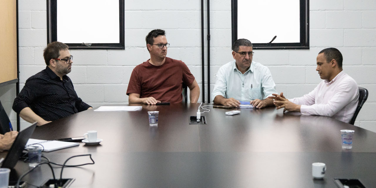 Comissão recebe ideias de munícipe sobre projetos de lei para o meio ambiente