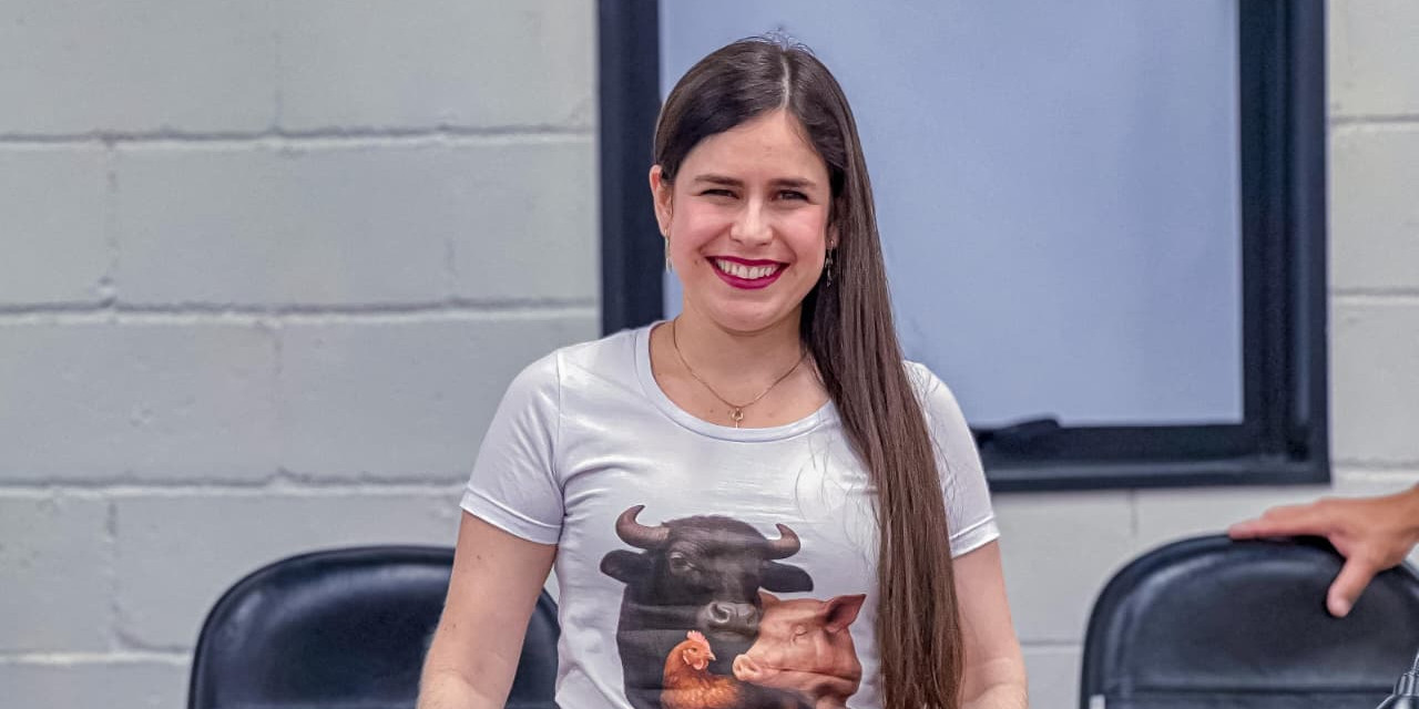 Tatiane Lopes protocola projeto que incentiva cardápios com opção vegetariana na Administração Pública