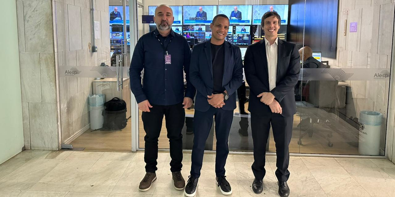 Presidente da Câmara conhece estrutura da Rede Alesp