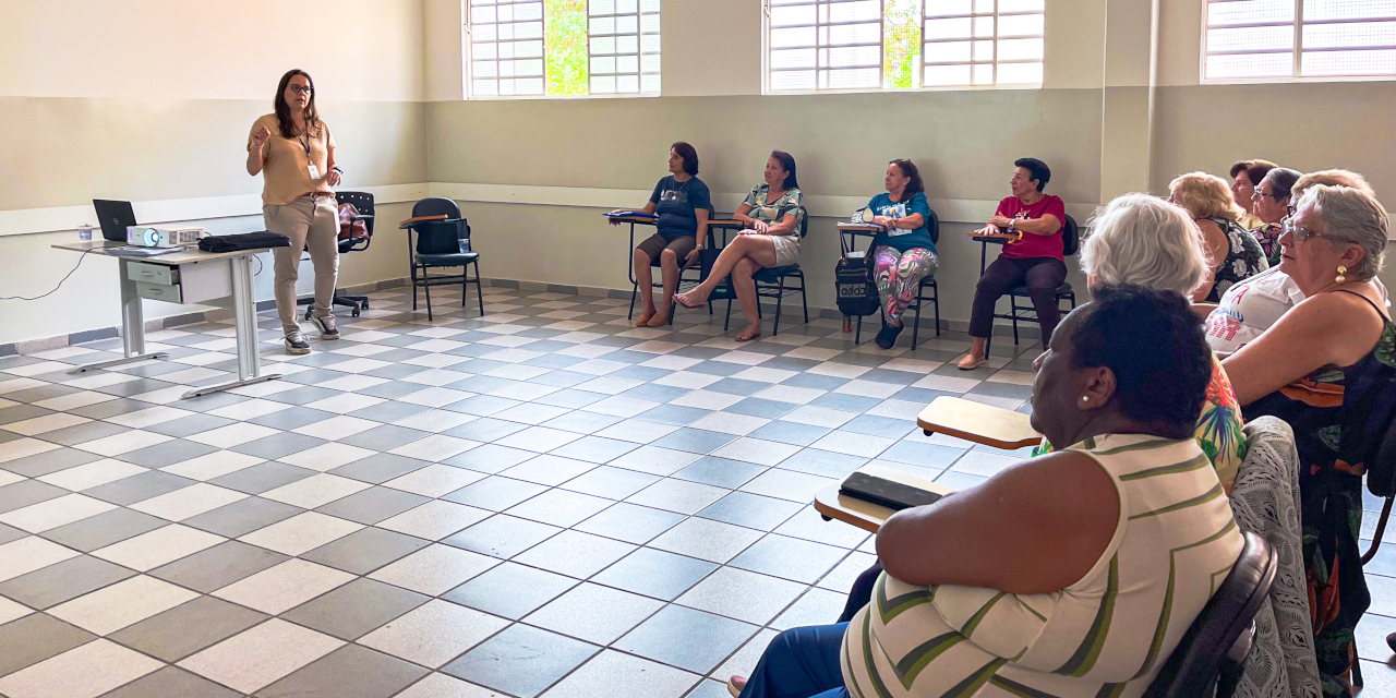 Câmara realiza palestra sobre prevenção a quedas para grupo ‘’Esperança e Vida’’ na Paróquia Nossa Senhora de Lourdes