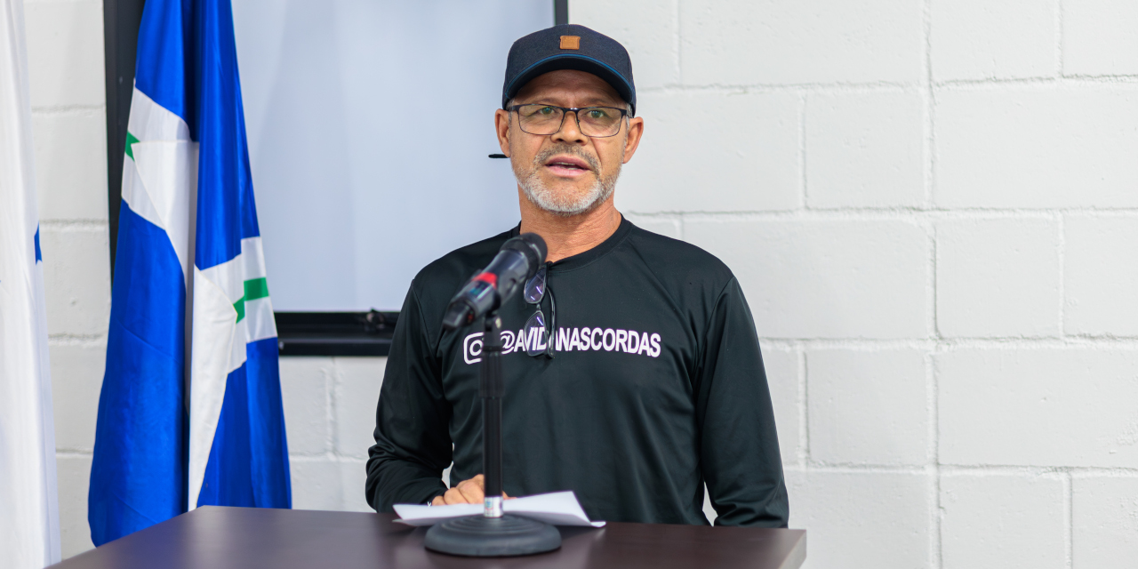Adelino Lima Martins - esporte de aventura rope jump, ou pêndulo humano, na Ponte do Esqueleto