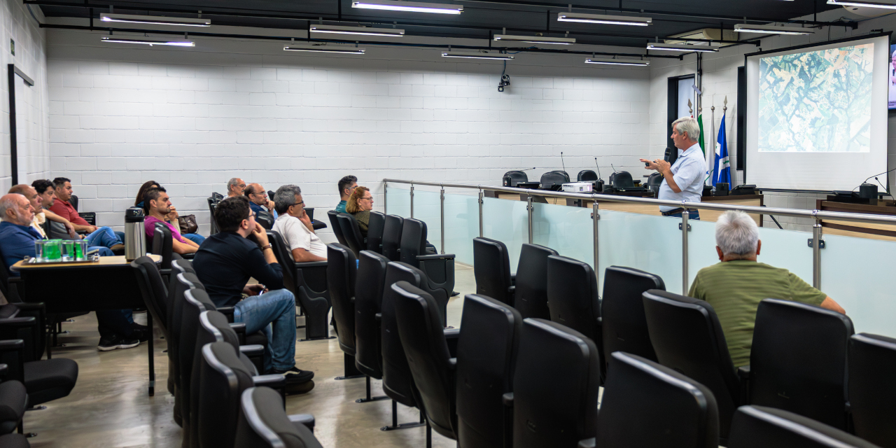 Segundo dia do curso Capacitação “Água e Futuro – Gestão de Recursos Hídricos” é realizado na Câmara