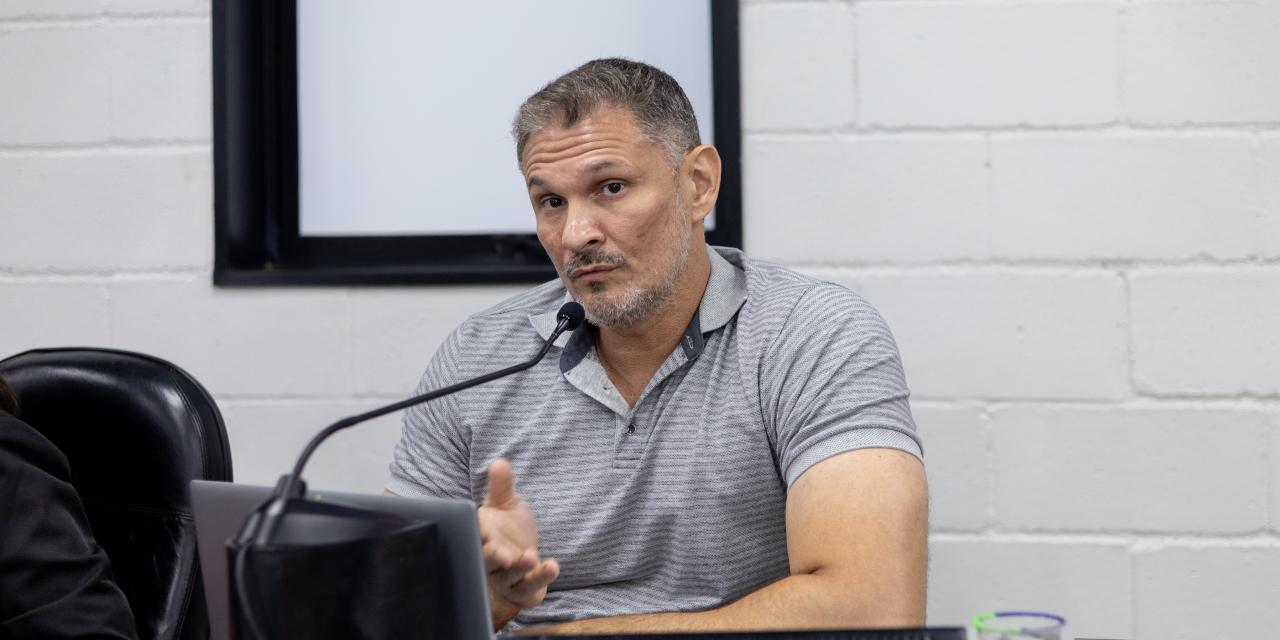 Costa Júnior pede a Prefeitura estudos para instalação de câmeras em escolas