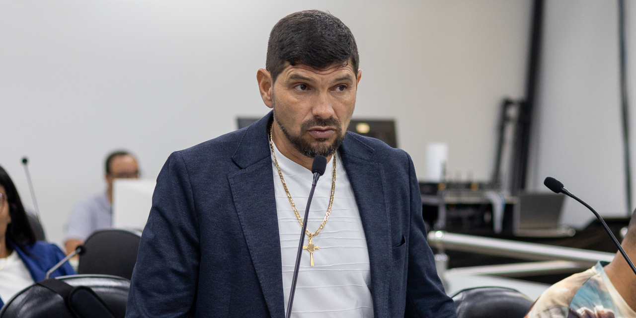 Marcio do Estacionamento requer informações sobre revitalização de área de lazer