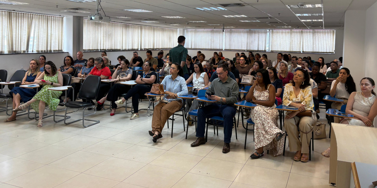 Capacitação sobre endometriose é realizada após promulgação de sua Lei Municipal