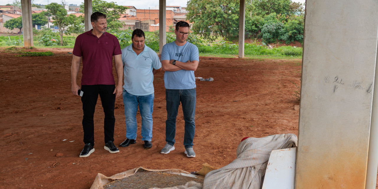 Comissão de Segurança retoma vistoria em área ocupada por usuários de drogas no Belinha Ometto 