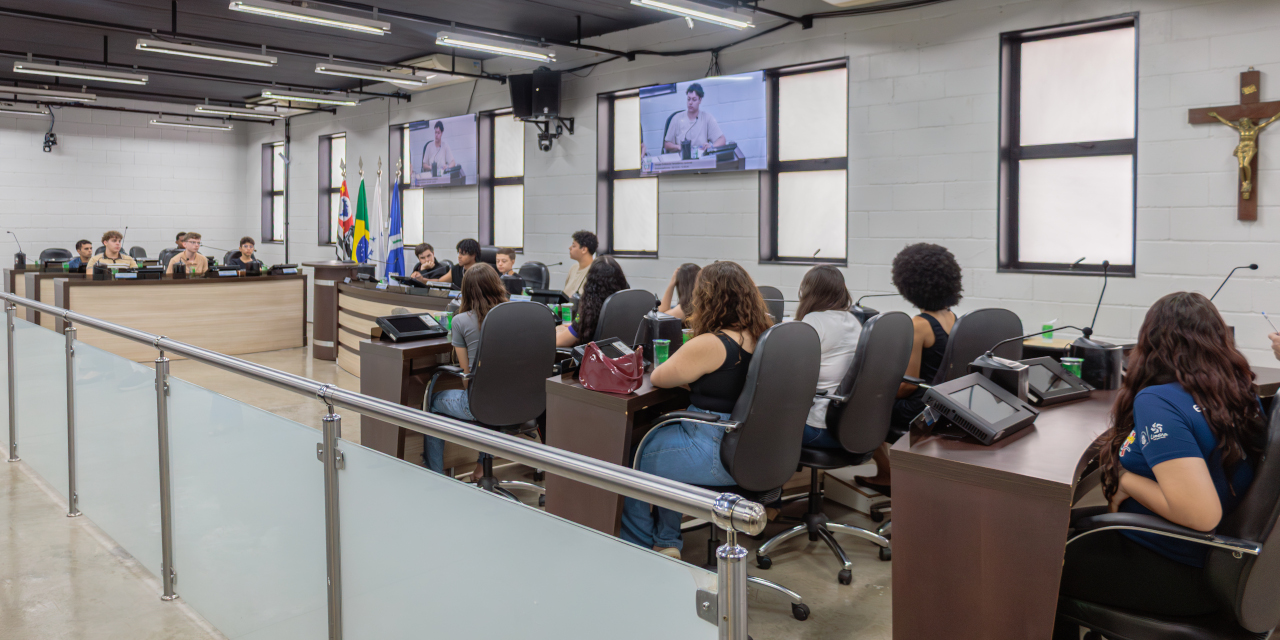 Vereadores Juniores: Câmara Municipal promove terceira sessão ordinária