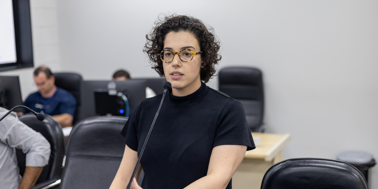 Mariana Calsa leva ao Estado cobrança sobre fechamento de salas em escola estadual de Limeira