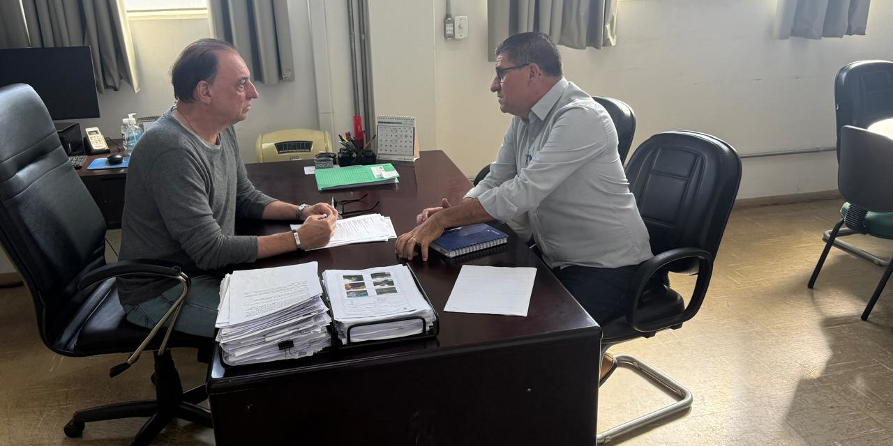 Helder do Táxi pede intensificação na roçagem do mato, manutenção de estradas rurais e poda de árvores