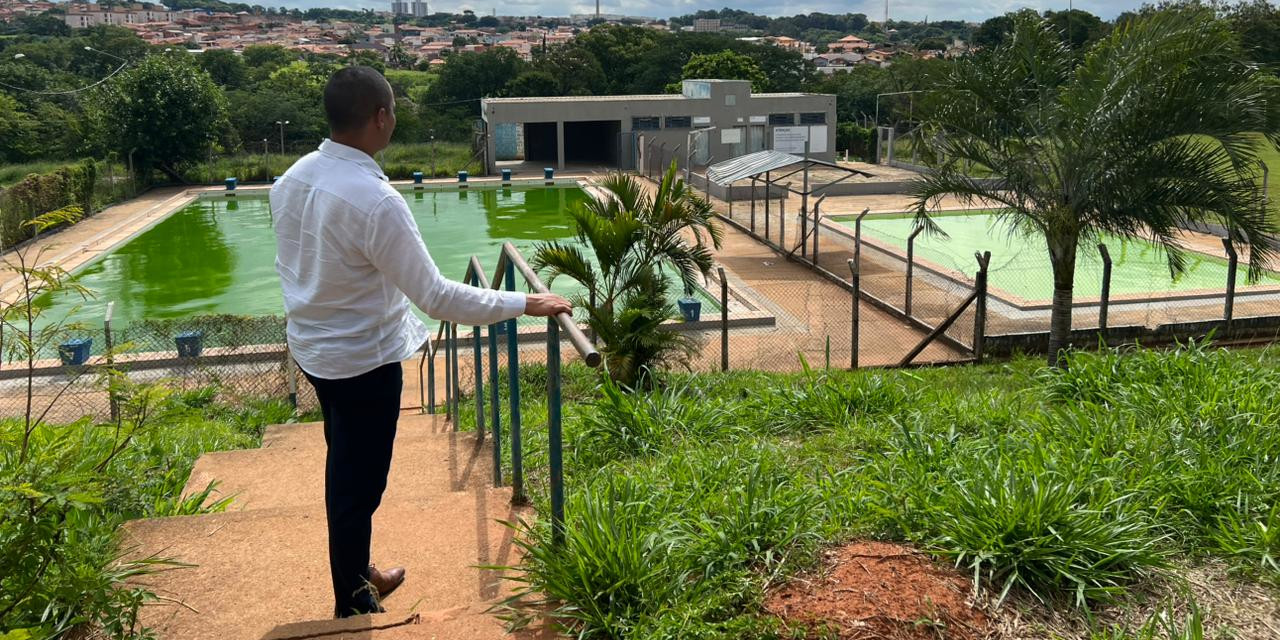 Vereador Everton Ferreira realiza vistoria na piscina do Centro Comunitário do Cecap