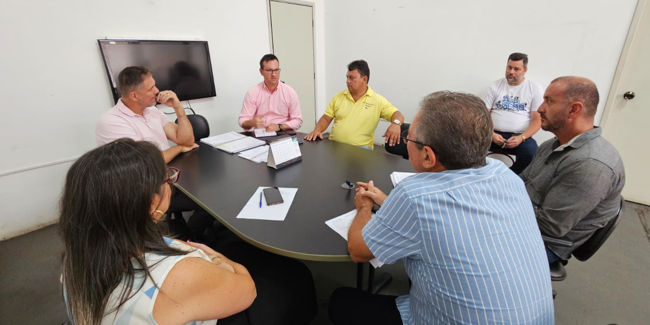 Vereadores buscam esclarecimentos sobre a emissão de alvarás de funcionamento