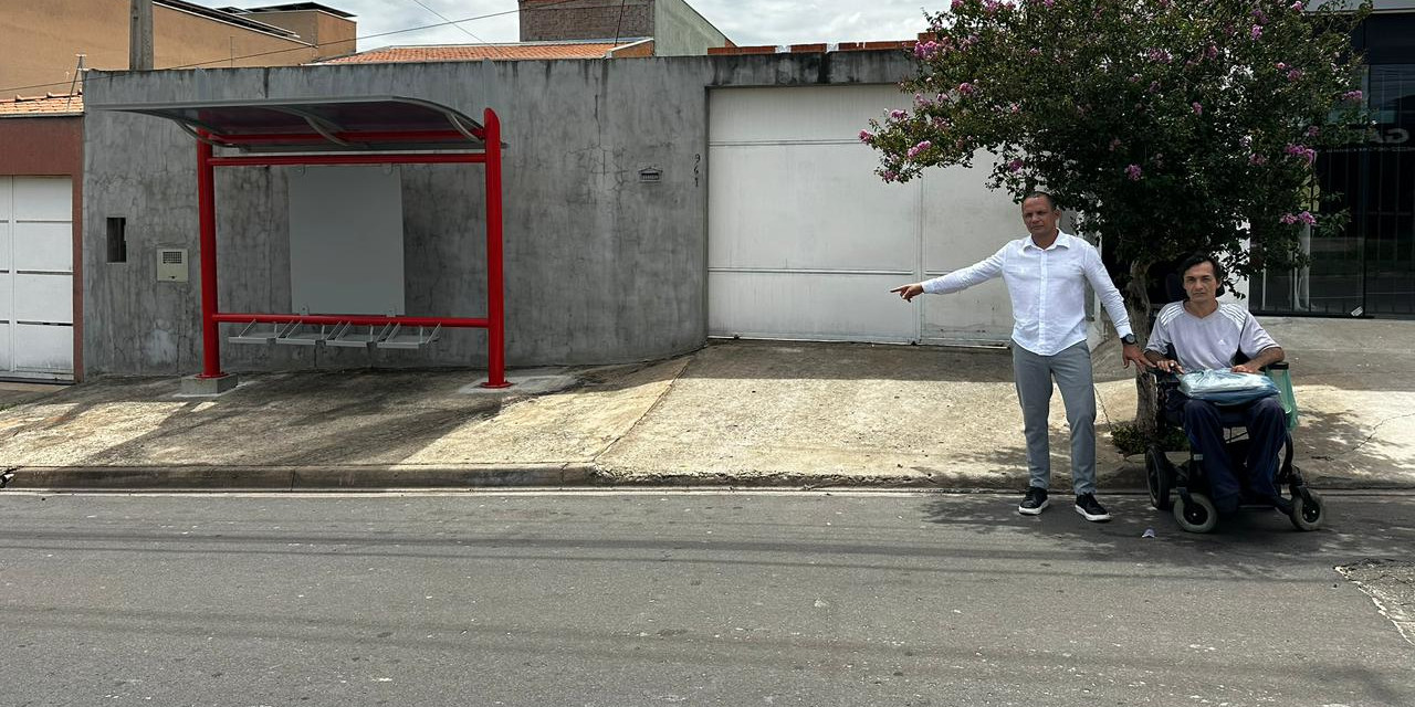Everton Ferreira solicita estudo técnico de acessibilidade em ponto de ônibus no bairro Jequitibás