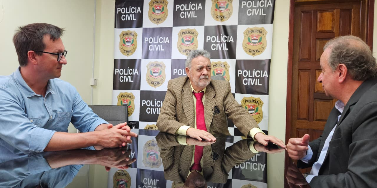 Felipe Penedo e Miguel Lombardi visitam delegado seccional