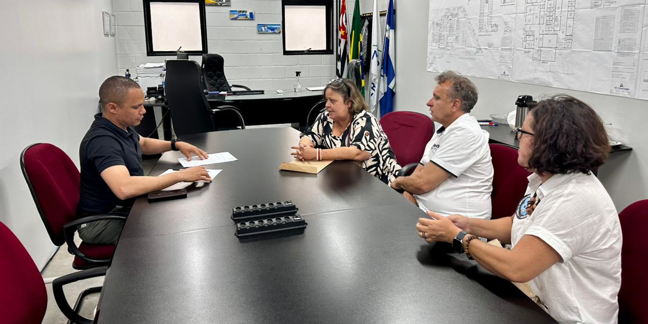 Presidente da Câmara dialoga com Apeoesp sobre planejamento e melhorias na rede municipal