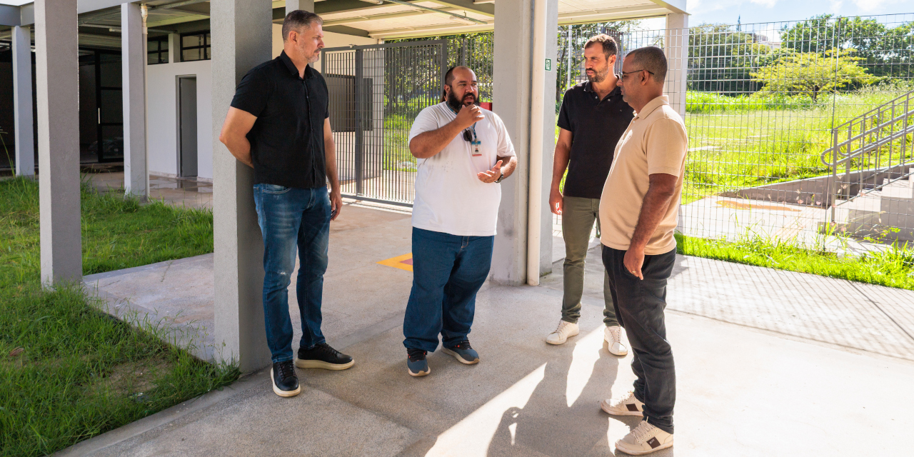 Comissão de Esporte fiscaliza obras no Centro Comunitário do Jd. Glória