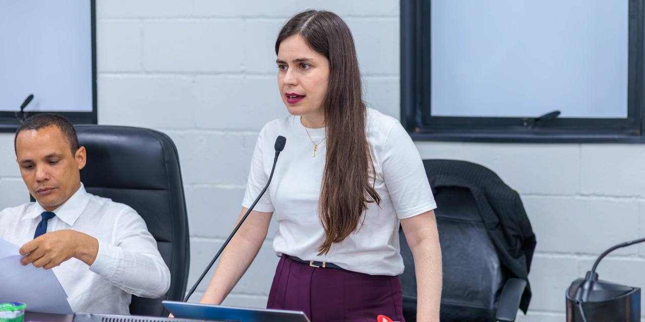 Tatiane Lopes solicita esclarecimentos sobre paralisação do castramóvel de Limeira