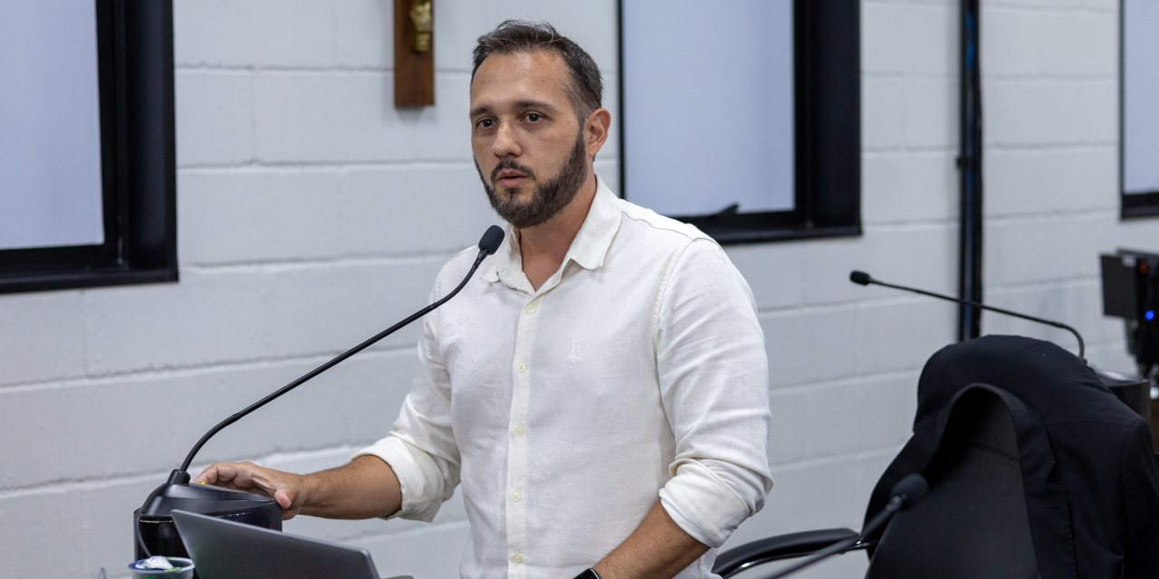 Estevão Nogueira solicita pintura do solo em rua no Jardim Residencial Roseira