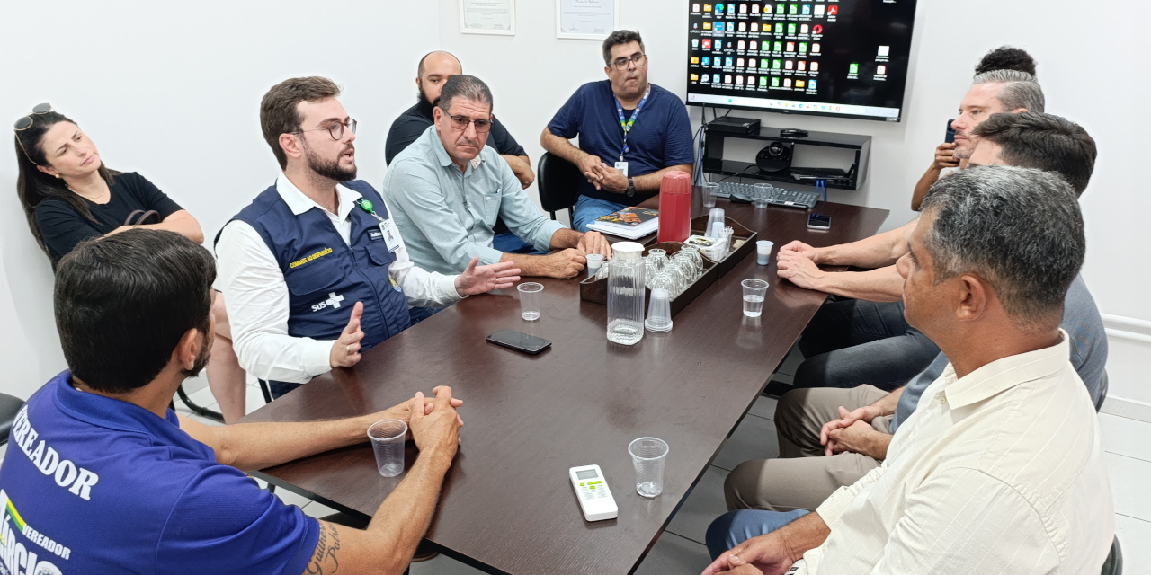 Documentos da obra são solicitados em reunião na Secretaria de Saúde