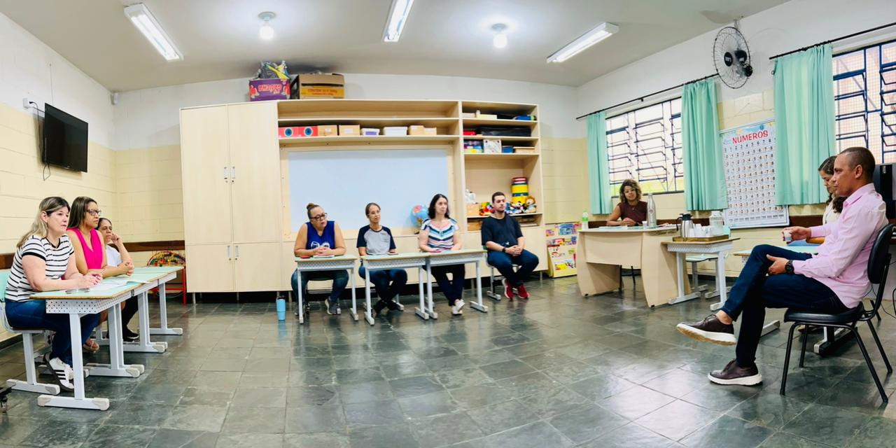 Everton Ferreira retorna à Emeief Waldemar Lucato e protocola novo requerimento sobre número de monitores