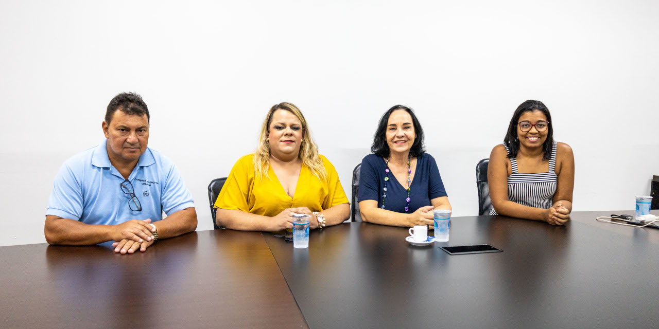 Deputada Márcia Lia participa de reunião da Comissão de Direitos Humanos