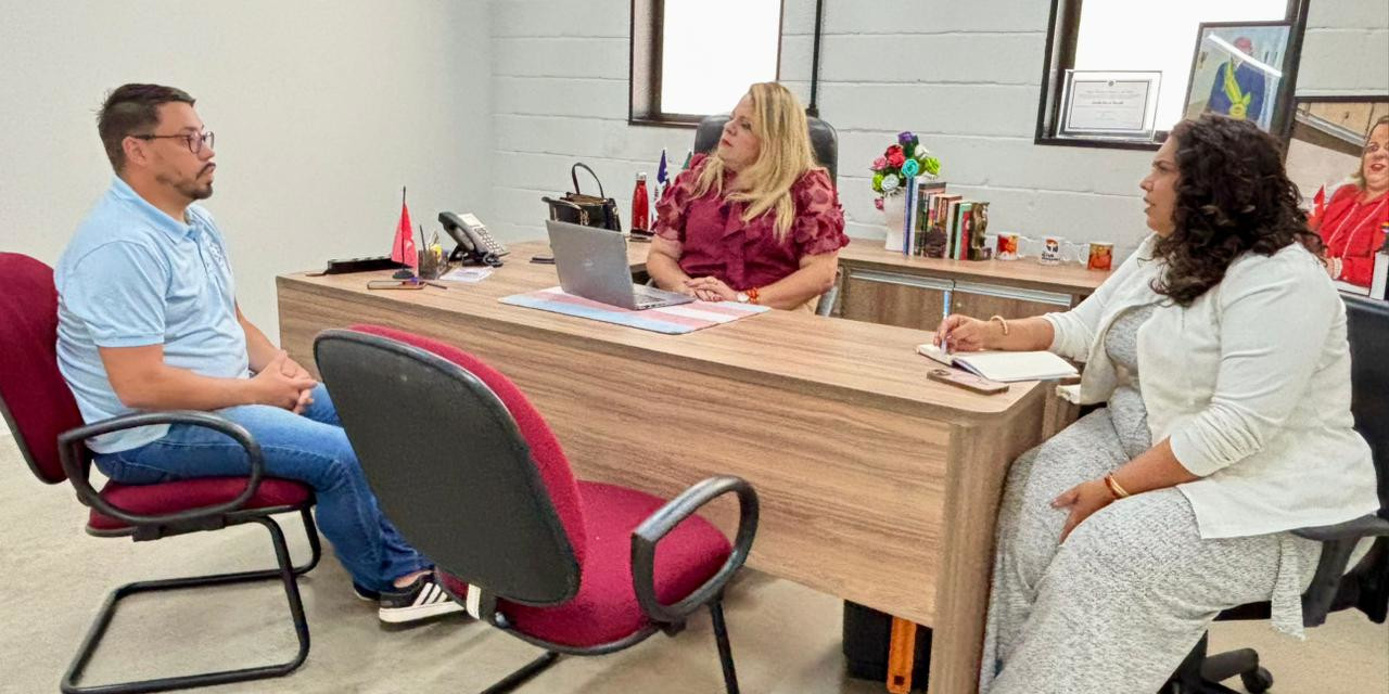 Isabelly Carvalho recebe representante do SinSaúde, Leandro Barreto