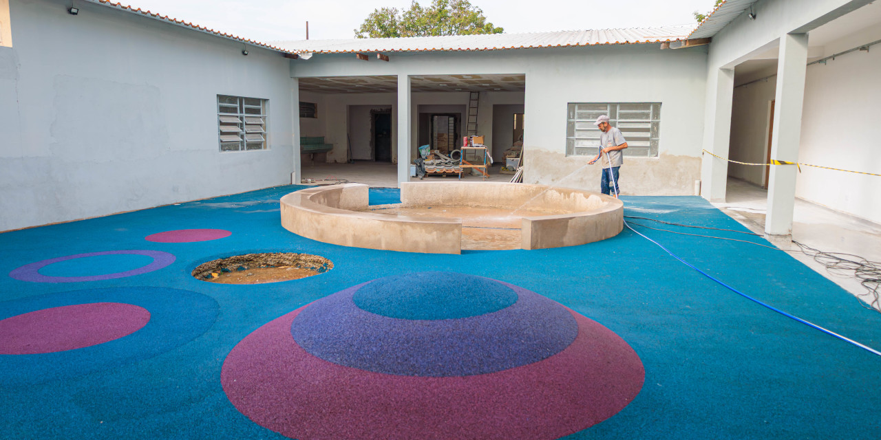 Vereadores visitam prédio que deve ser liberado para rede pública de educação até o final deste semestre