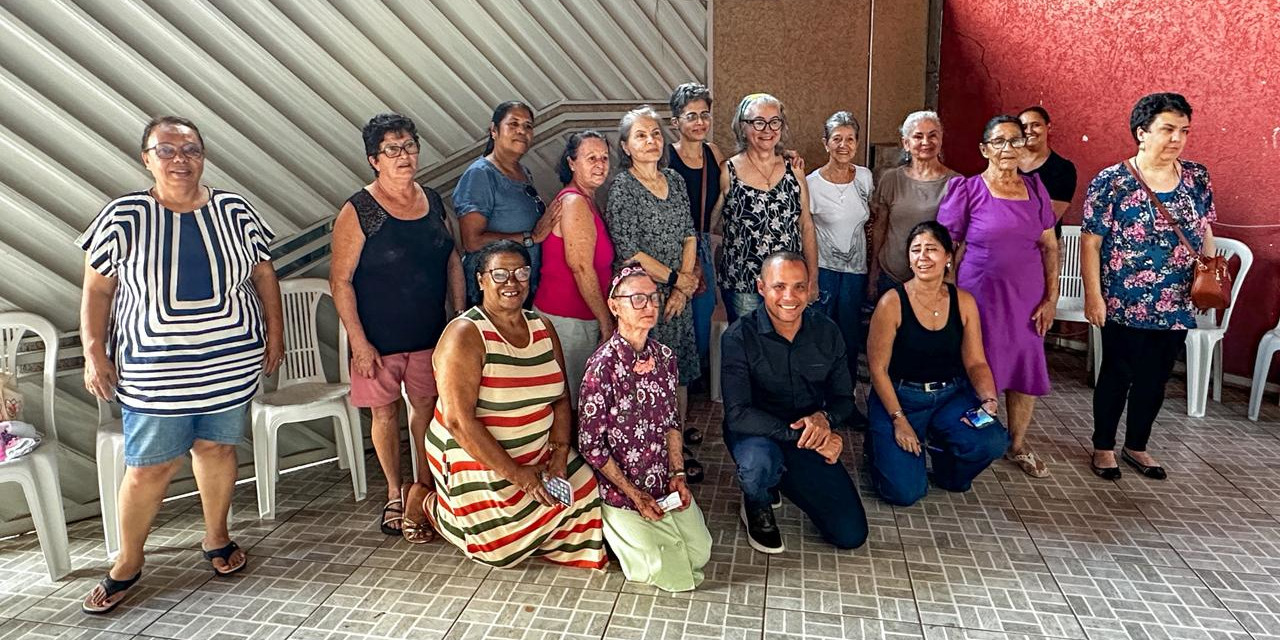 Everton Ferreira ouve mulheres do Dispensário Santa Isabel e cobra esclarecimentos sobre atendimento na saúde básica