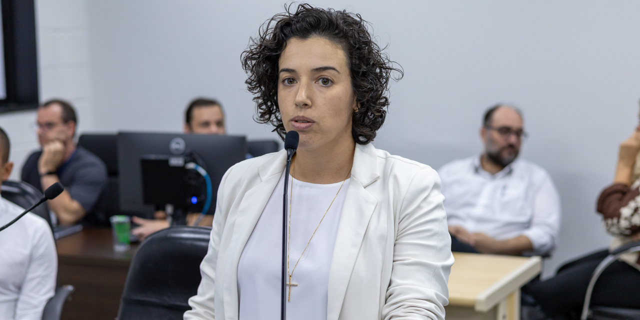 Afastamentos por saúde mental na educação de Limeira mais que dobram e expõem crise silenciosa, segundo Mariana Calsa