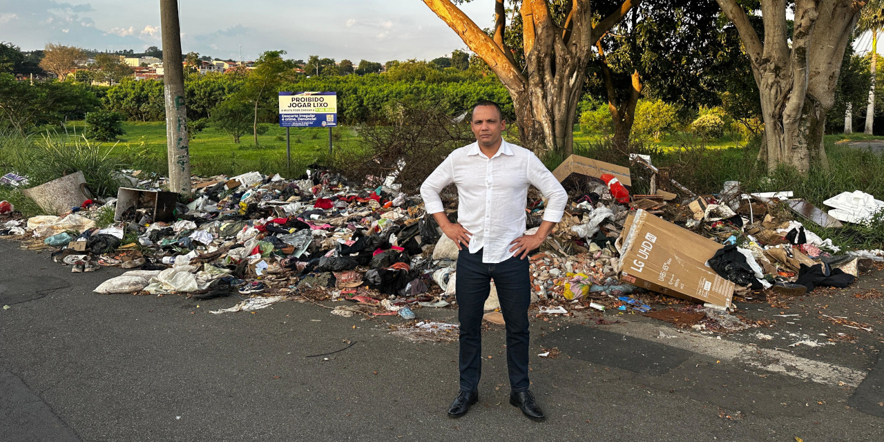 Everton Ferreira fiscaliza descarte irregular de lixo na avenida Victor Di Sessa