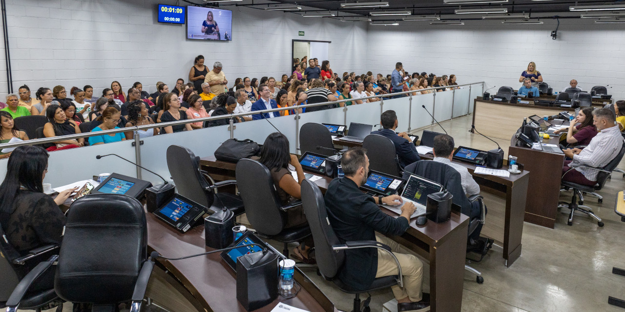 Sete projetos são aprovados na sessão ordinária e 27 requerimentos são encaminhados à Prefeitura