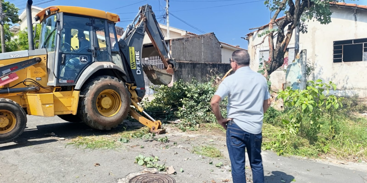 Helder do Táxi vistoria limpeza de imóvel no Parque Hipólito