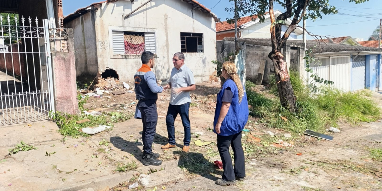 Segundo o parlamentar, o local apresenta danos na estrutura após três incêndios registrados