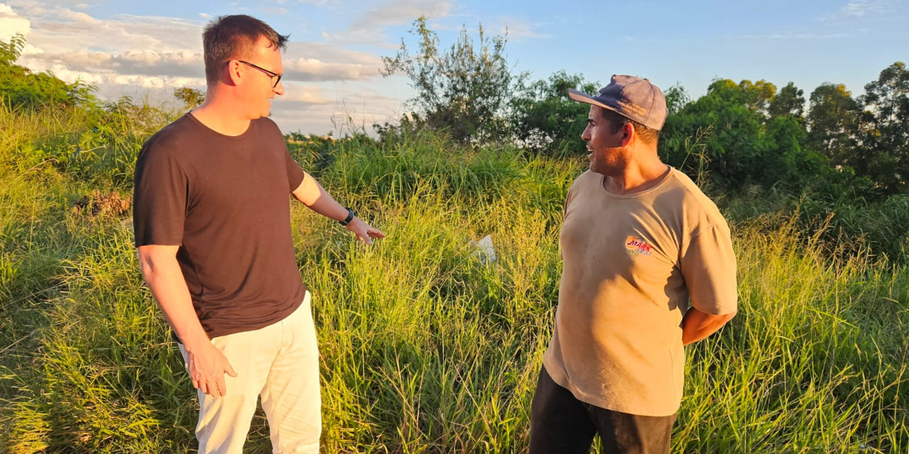 Felipe Penedo visita bairro José Cortez e ouve demandas de munícipes