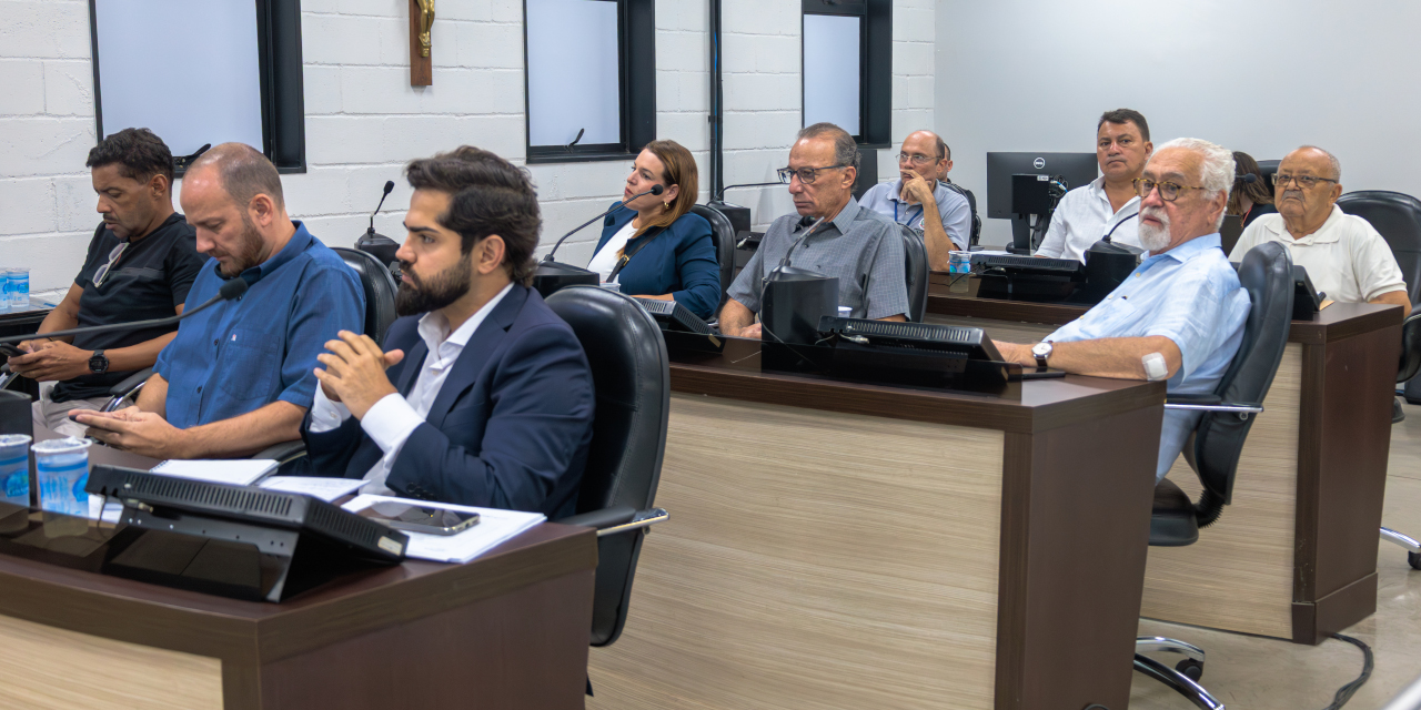 Presidente da Câmara, Everton Ferreira (PSD), os vereadores Carlinhos do Grotta (PL) e Waguinho da Santa Luzia (PP) fizeram questionamentos