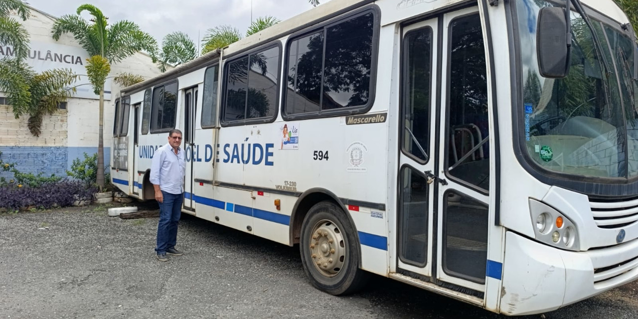 Helder do Táxi questiona Prefeitura sobre paralisação do ônibus Saúde sobre Rodas