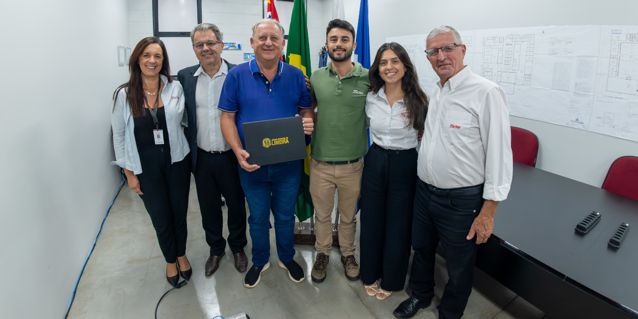 Dr. Marcelo Rossi faz moção pelos 64 anos da empresa Máquinas Furlan