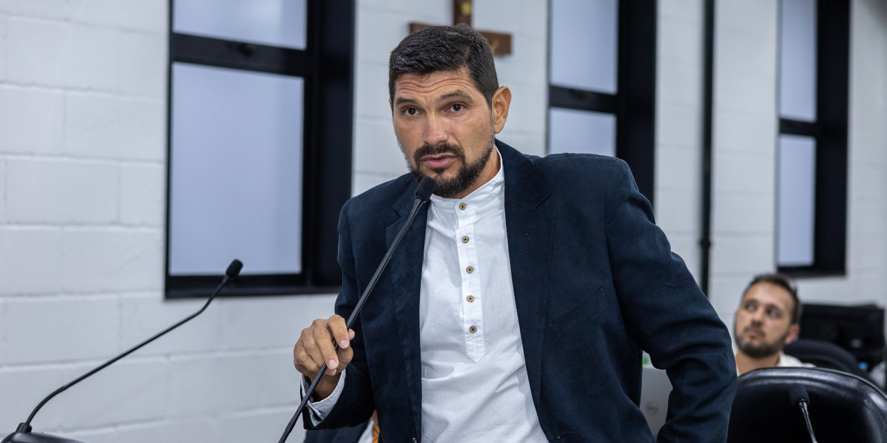 Márcio do Estacionamento questiona a Prefeitura sobre aplicação de nova lei que autoriza corte de árvores