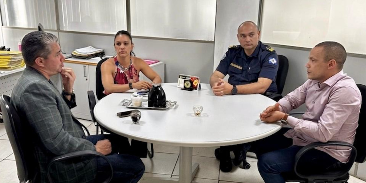Everton Ferreira discute segurança no entorno da Boa Morte com secretário de Segurança