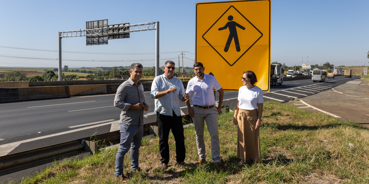 Antes de seguir para a capital paulista, a Comissão esteve no local indicado para a construção da passarela