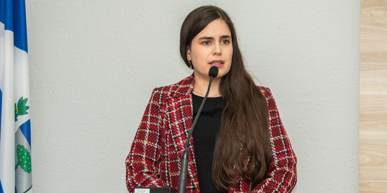 Tatiane Lopes cobra limpeza e manutenção dos banheiros do terminal urbano