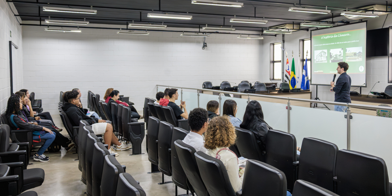Visita guiada: Câmara Municipal recebe alunos do Senac