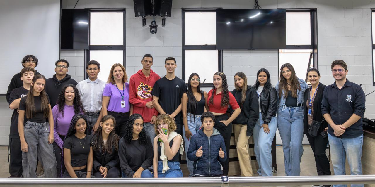 Objetivo é mostrar aos estudantes como funciona o Poder Legislativo; a ação faz parte do programa Câmara-Escola