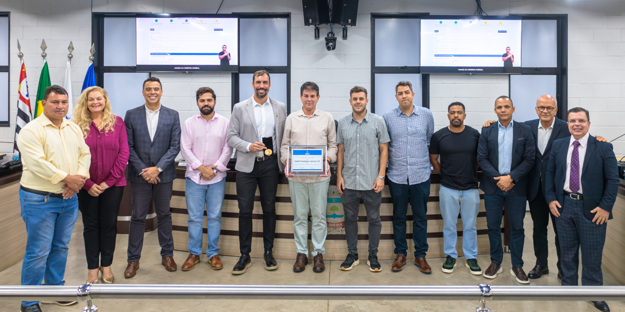 Câmara homenageia Romarello Terraplenagem com Diploma de Gratidão e Medalha de Mérito Cívico