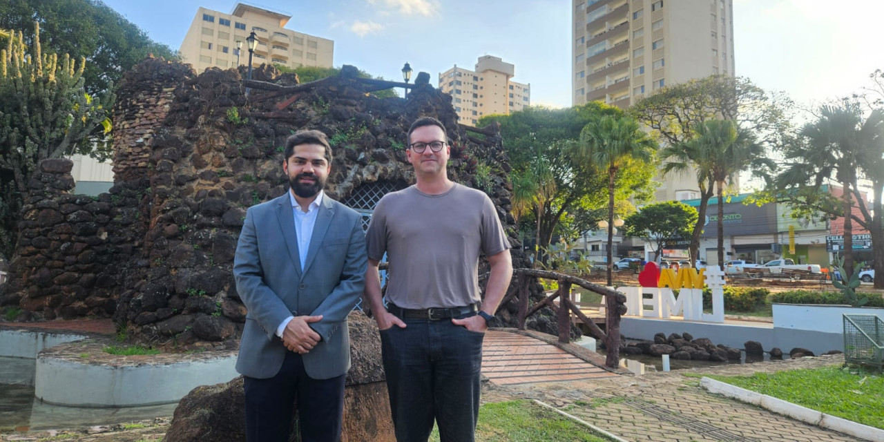 Penedo acompanha melhorias na Praça Toledo Barros e destaca avanços do Programa Novo Centro